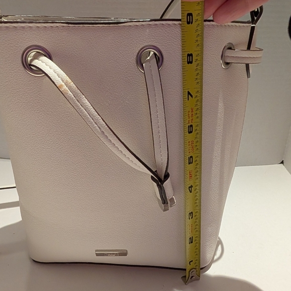 Like New Chaps Elegant White Bucket Bag - Picture 11 of 13